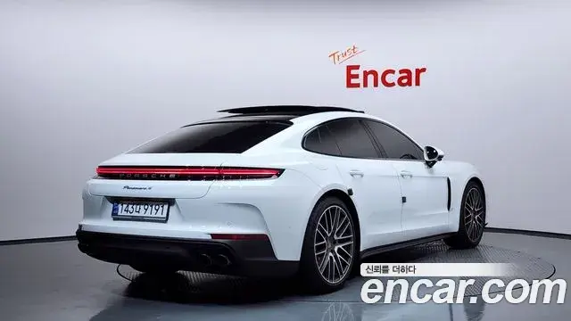 Porsche Panamera 2024 — Şəkil 29/33