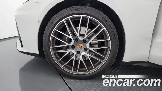Porsche Panamera 2024 — Şəkil 8/33
