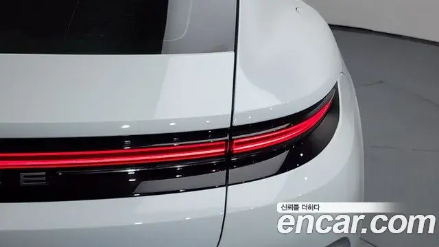 Porsche Panamera 2024 — Şəkil 9/33