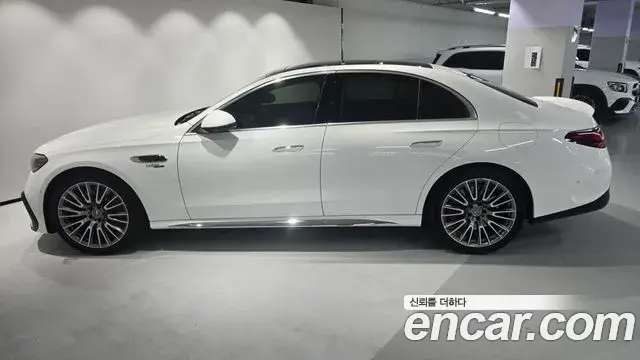 Mercedes-Benz E-Class 2026 — Photo 6/20