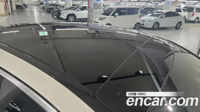 Mercedes-Benz E-Class 2026 — Photo 13/20