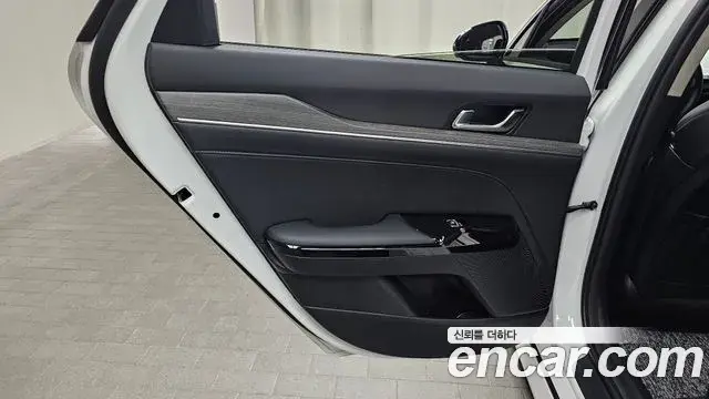 Kia K5 2025 — Photo 10/30