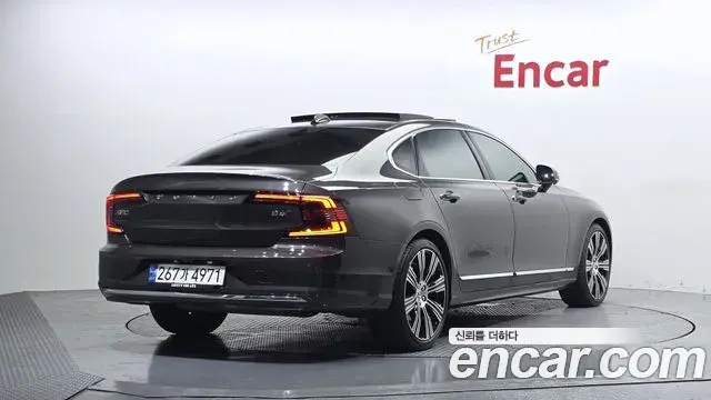 Volvo S90 2022 — Photo 15/20