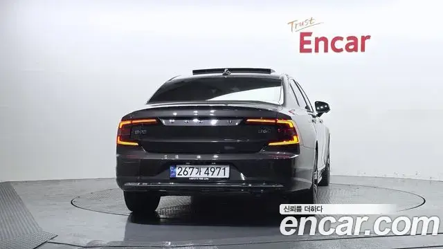 Volvo S90 2022 — Photo 12/20