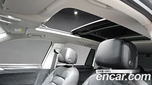 Volkswagen Tiguan 2022 — ფოტო 31/33