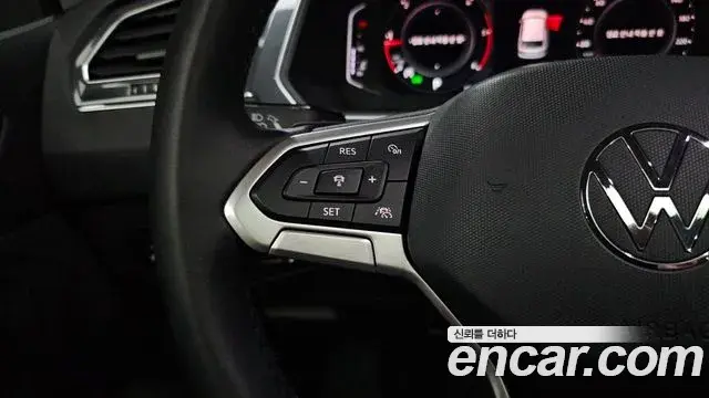 Volkswagen Tiguan 2022 — ფოტო 22/33