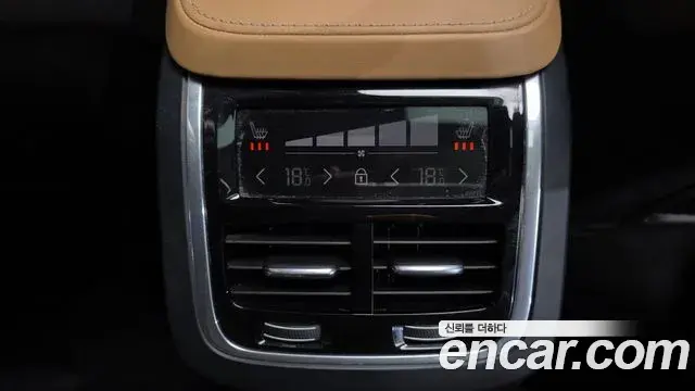 Volvo XC90 2020 — Фото 18/20