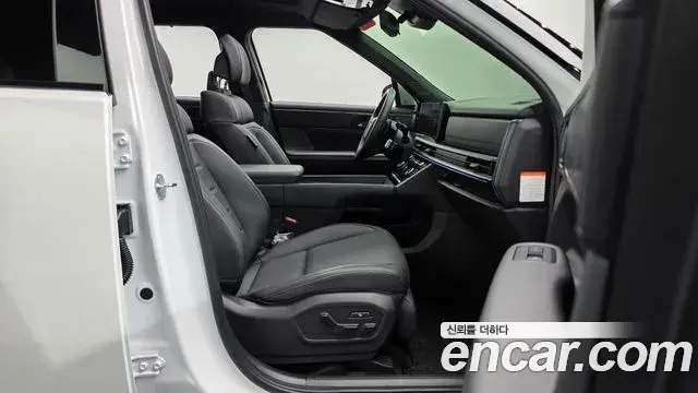 Hyundai Santa Fe 2024 — ფოტო 31/36