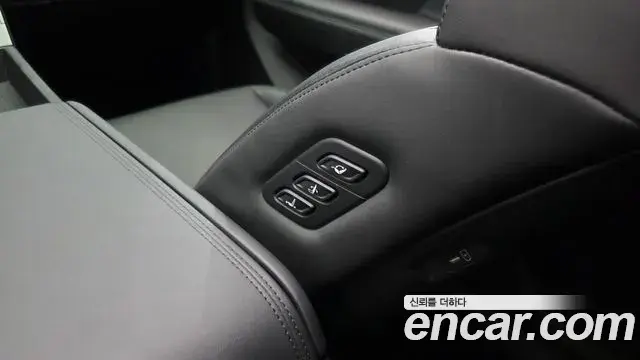 Hyundai Santa Fe 2024 — ფოტო 35/36