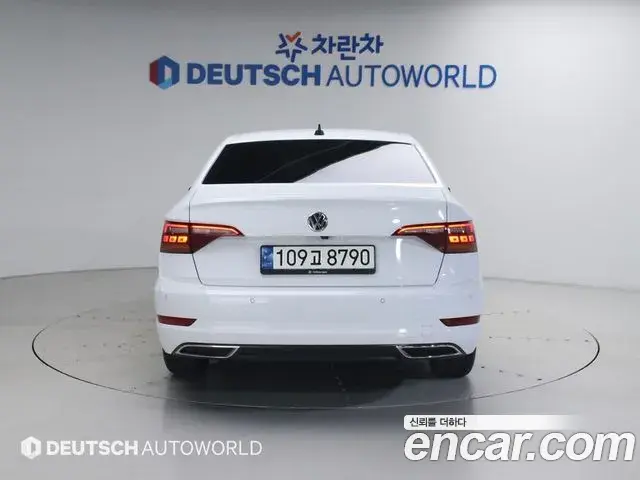 Volkswagen Jetta 2021 — Photo 13/20