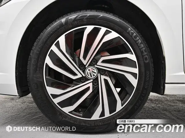 Volkswagen Jetta 2021 — Photo 7/20