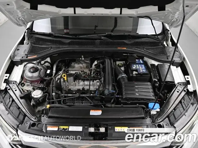 Volkswagen Jetta 2021 — Photo 12/20