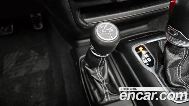 Jeep Wrangler 2021 — Şəkil 31/35