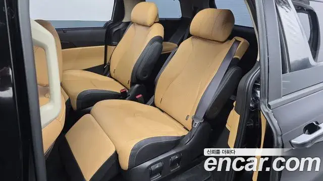 Kia Carnival 2023 — Фото 11/20