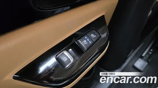 Kia Carnival 2023 — Фото 18/20
