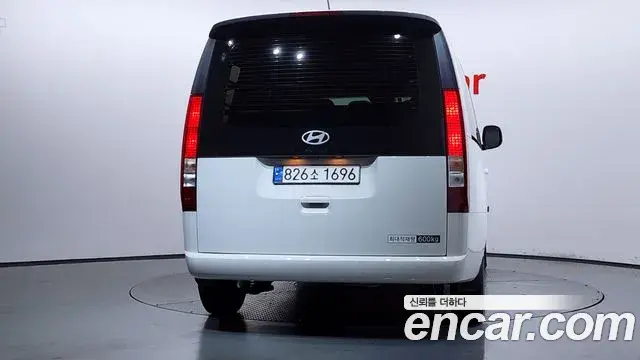 Hyundai Staria 2024 — Фото 3/20