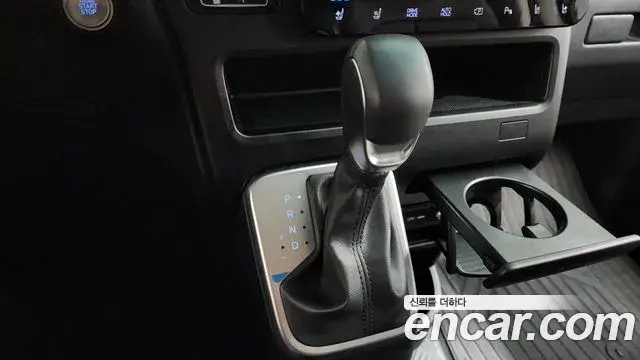Hyundai Staria 2024 — Фото 7/20