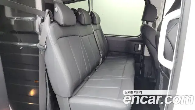 Hyundai Staria 2024 — Фото 10/20