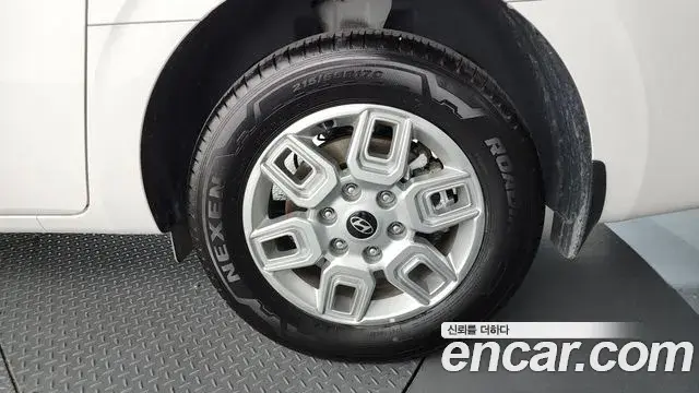 Hyundai Staria 2024 — Photo 1/31