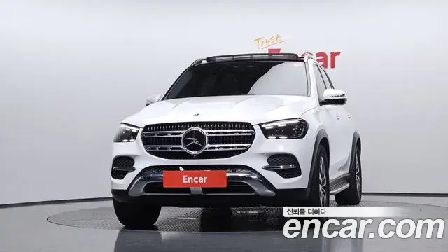 Mercedes-Benz GLE-Class 2024 — Photo 9/34