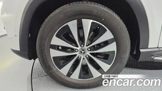 Mercedes-Benz GLE-Class 2024 — Photo 31/34