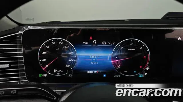 Mercedes-Benz GLE-Class 2024 — Photo 20/34