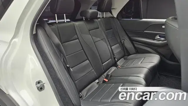 Mercedes-Benz GLE-Class 2024 — Photo 6/34