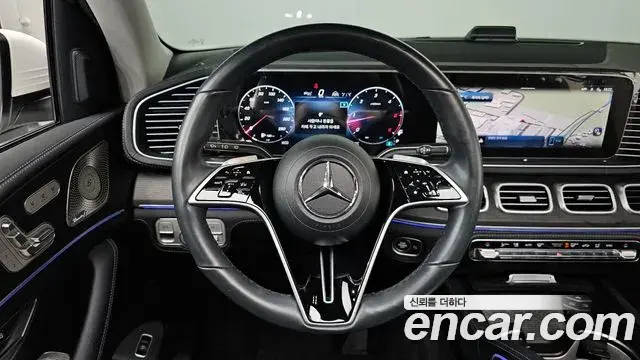 Mercedes-Benz GLE-Class 2024 — Photo 19/34