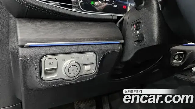 Mercedes-Benz GLE-Class 2024 — Photo 5/34