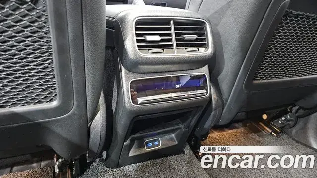 Mercedes-Benz GLE-Class 2024 — Photo 21/34