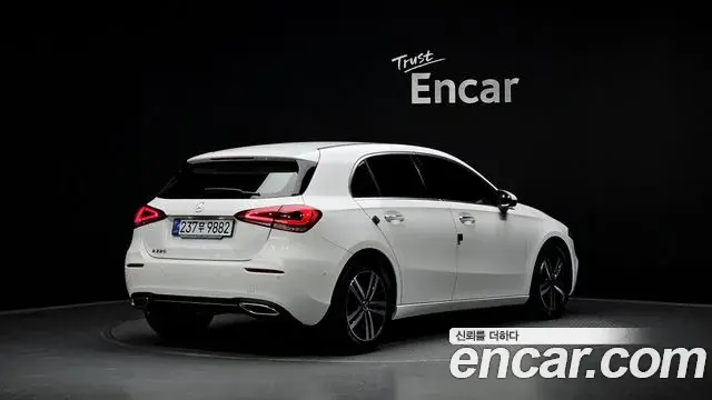Mercedes-Benz A-Class 2023 — Фото 2/20