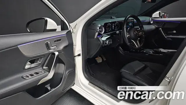 Mercedes-Benz A-Class 2023 — Фото 11/20