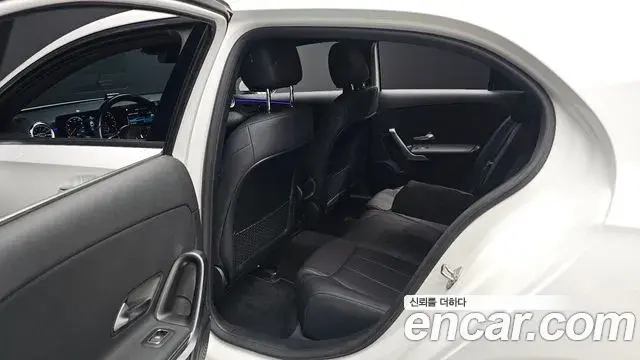 Mercedes-Benz A-Class 2023 — Фото 12/20