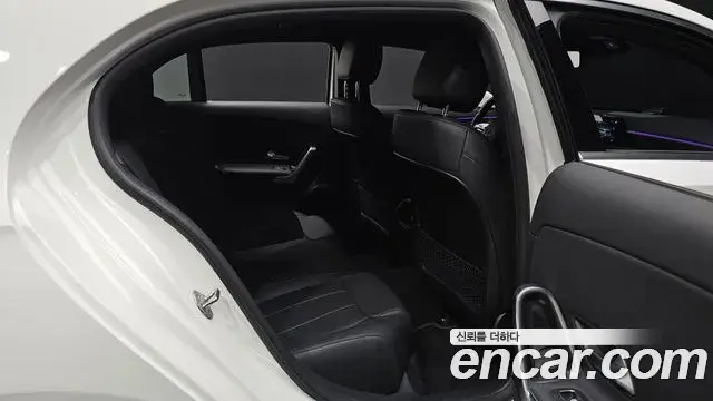Mercedes-Benz A-Class 2023 — ფოტო 18/31