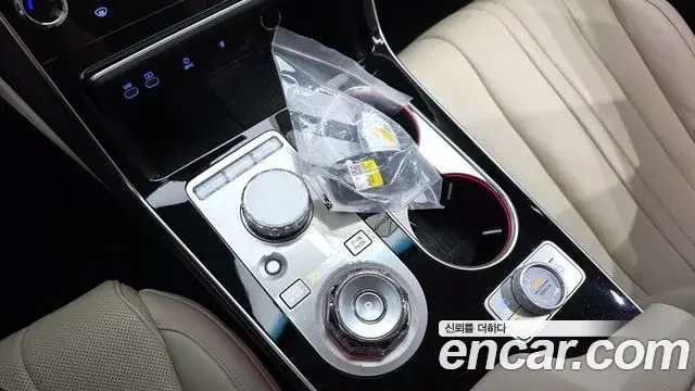 Genesis GV80 2024 — Photo 33/37