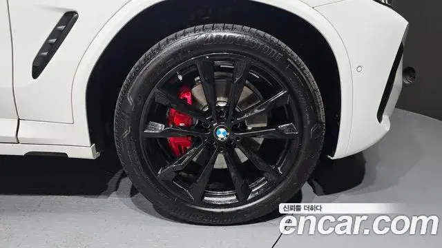 BMW X4 2025 — Photo 24/35