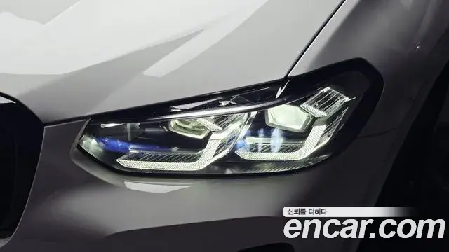 BMW X4 2025 — Photo 21/35