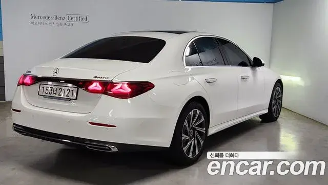 Mercedes-Benz E-Class 2024 — Şəkil 19/20