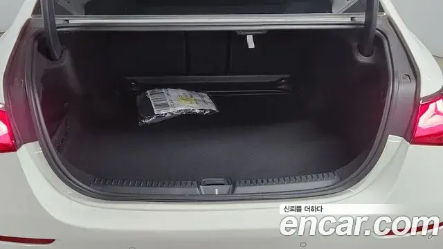 Mercedes-Benz E-Class 2024 — Şəkil 18/20