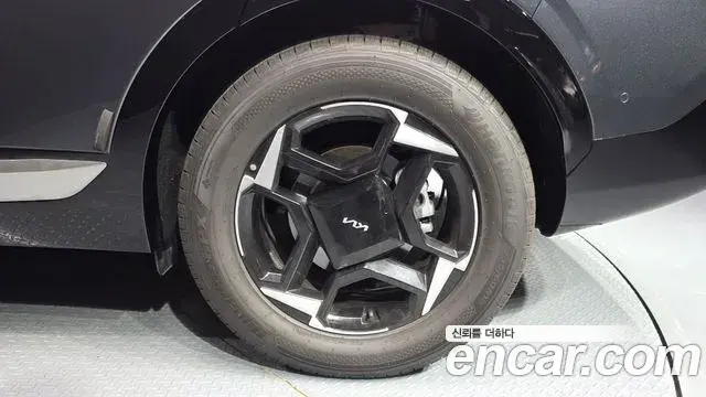 Kia Sportage 2025 — Şəkil 32/33
