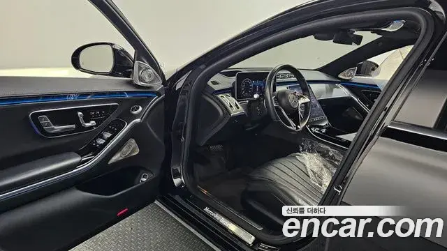 Mercedes-Benz S-Class 2022 — Photo 10/20