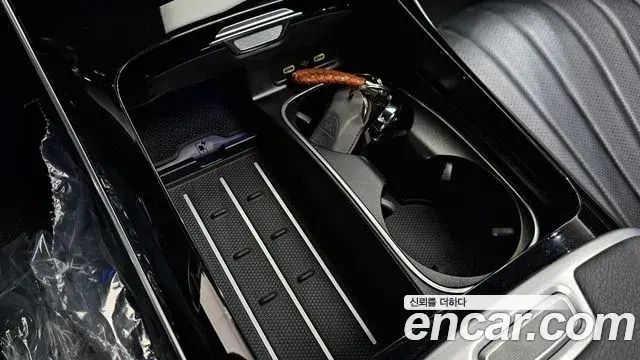 Mercedes-Benz S-Class 2022 — Photo 6/20