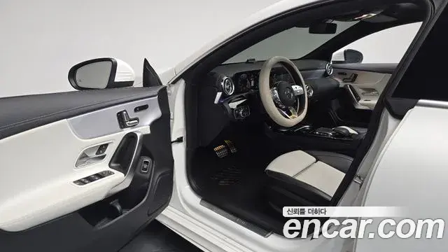 Mercedes-Benz CLA-Class 2020 — Photo 22/30