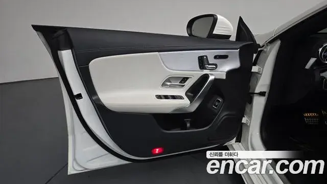 Mercedes-Benz CLA-Class 2020 — Photo 4/30