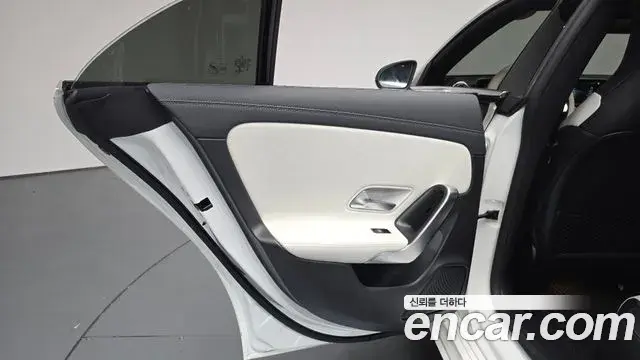 Mercedes-Benz CLA-Class 2020 — Photo 11/30