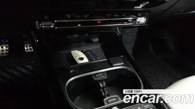Mercedes-Benz CLA-Class 2020 — Photo 28/30