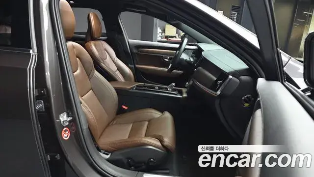 Volvo S90 2021 — ფოტო 27/33