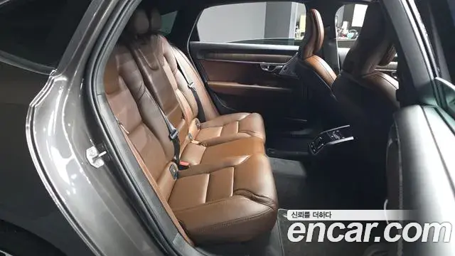 Volvo S90 2021 — ფოტო 32/33
