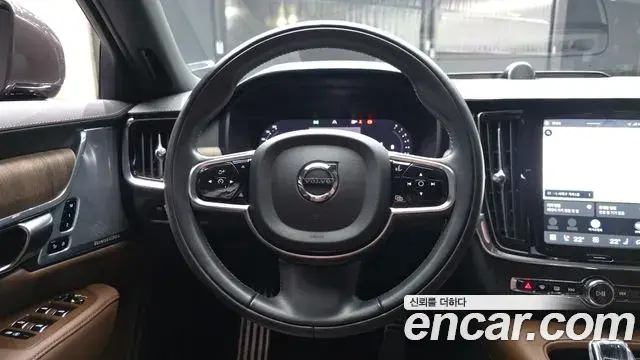 Volvo S90 2021 — ფოტო 2/33