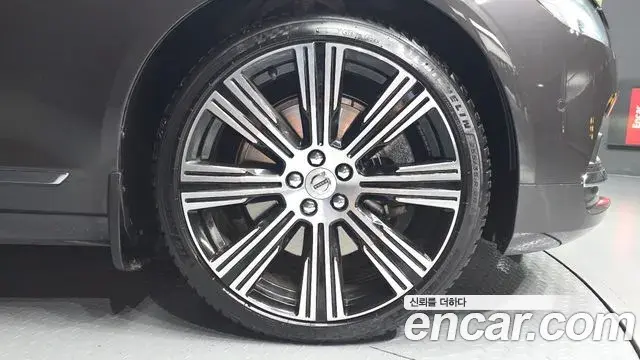 Volvo S90 2021 — ფოტო 9/33